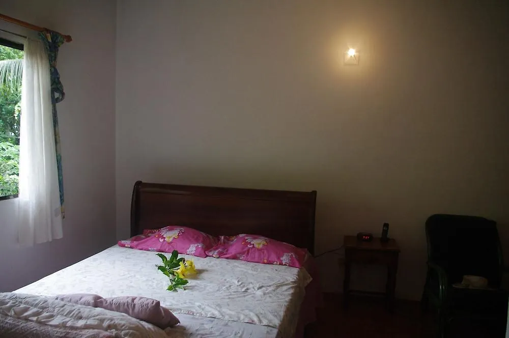 Villa Papaya Guesthouse Mahe Island