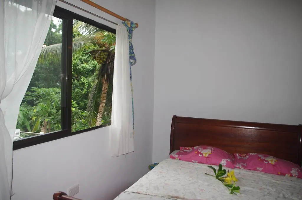 Villa Papaya Guesthouse Mahe Island