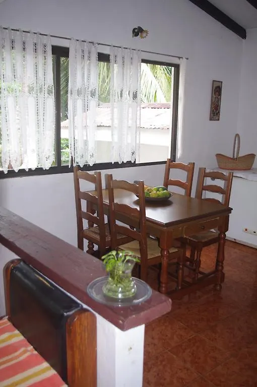 Papaya Guesthouse Mahe Island 0*, Misere Seychelles