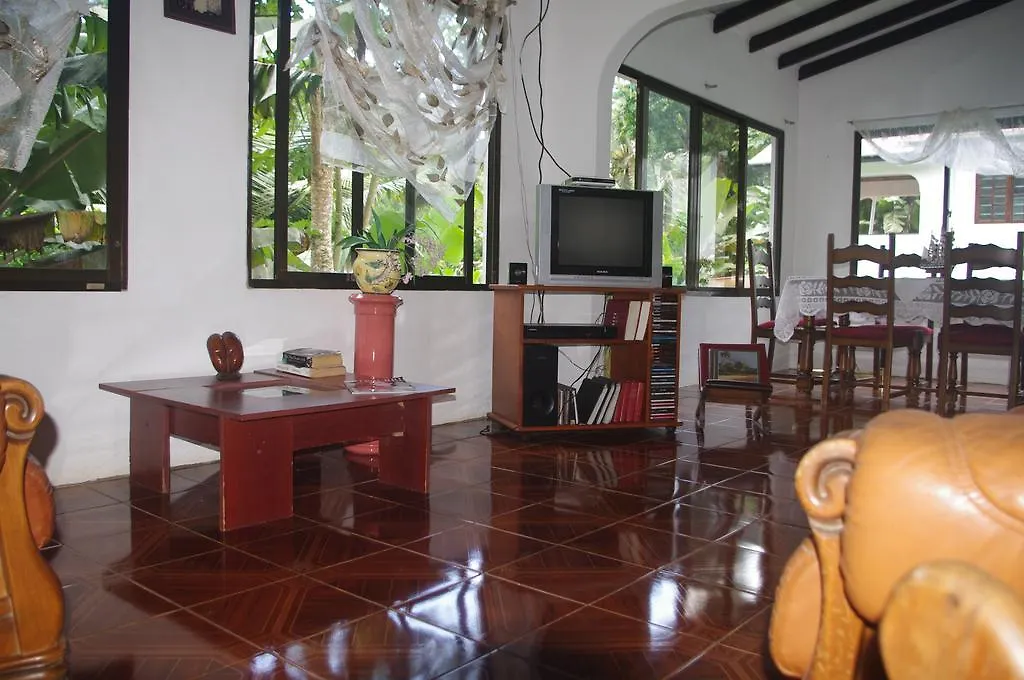 Papaya Guesthouse Mahe Island Villa Misere